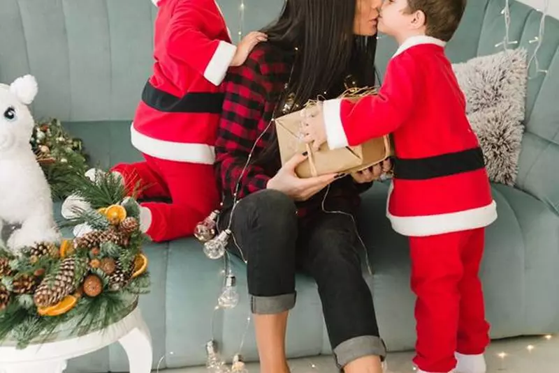 Cum se înţelege Elena Băsescu cu foştii socri