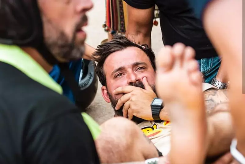 Oase s-a ales cu piciorul in gips la Asia Express