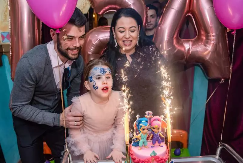 Oana Roman, Marius Elisei și Isabela