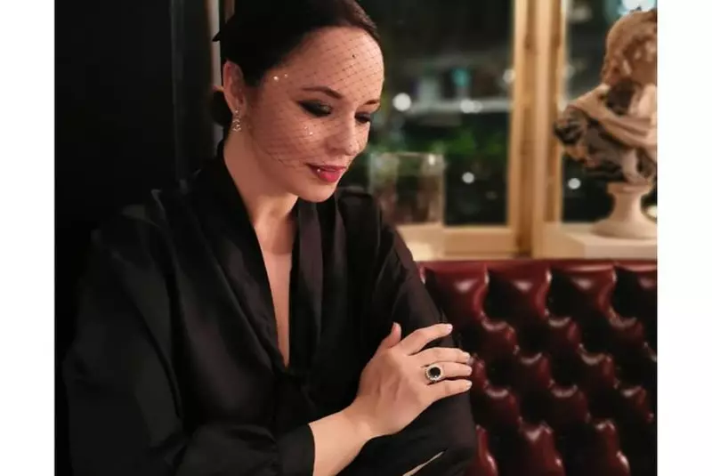 Inelul primit de Andreea Marin este copia fidelă a inelului de logodnă al Prințesei Diana.