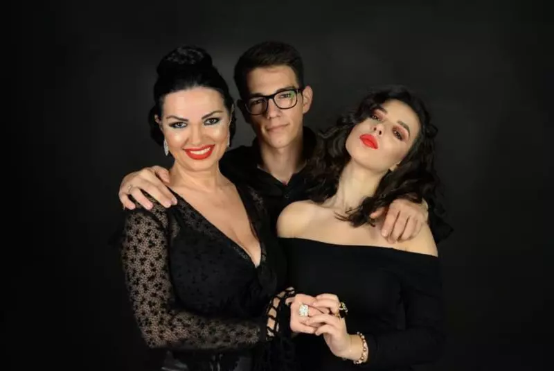 Ozana Barabancea si copiii