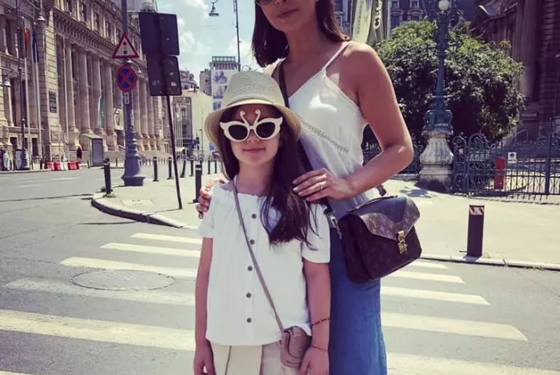 Simona Pătruleasa și familia 1