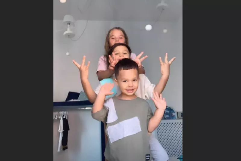 Copiii Antoniei si ai lui Alex Velea 1