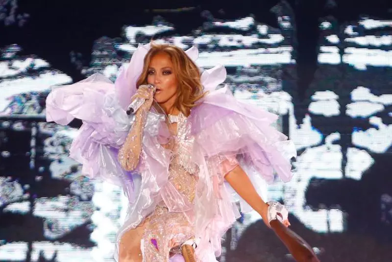 Jennifer Lopez are 50 de ani