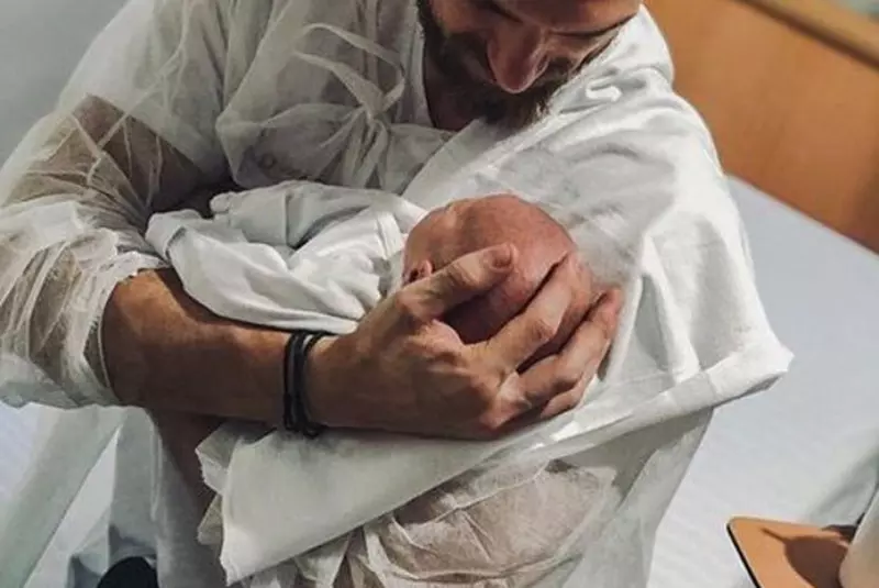 Flavia Mihăşan şi Marius Moldovan sunt părinţii unei fetiţe