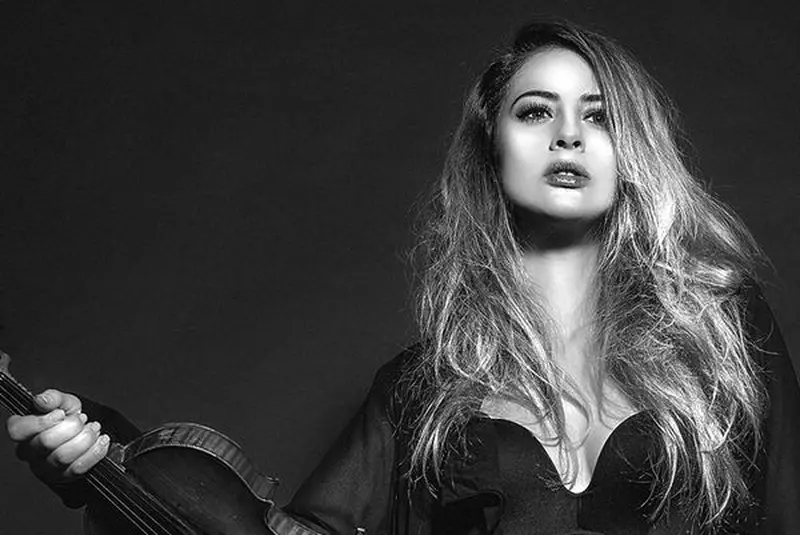 What’s Up și Simina