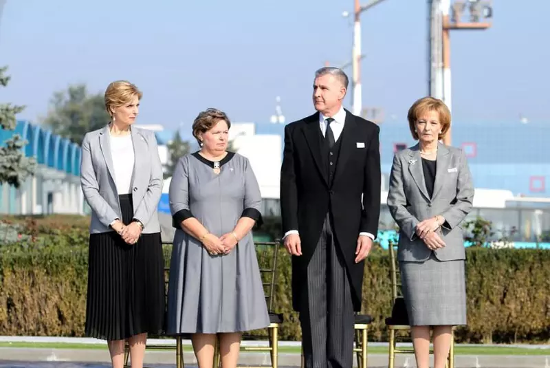 Familia Regala la repatrierea Reginei-Mama Elena 1