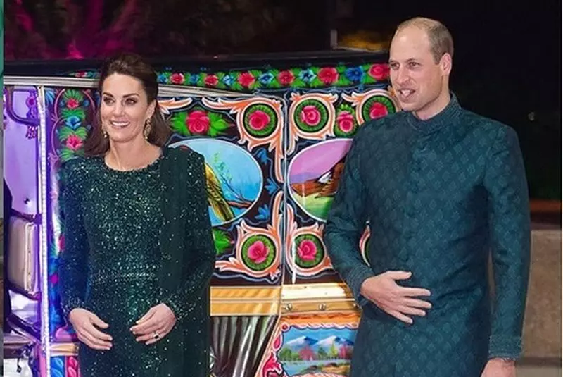 fotografia care i-a făcut pe fani să concluzioneze că Ducesa de Cambridge, Kate Middleton, e gravidă.