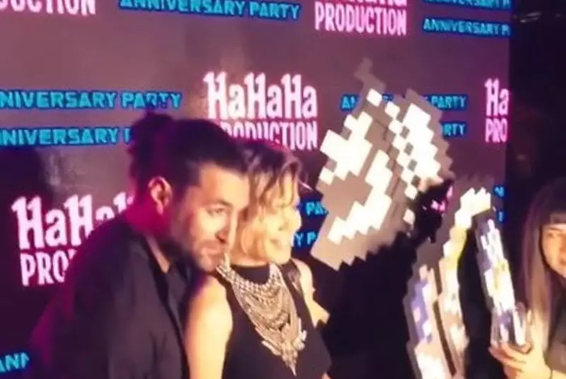 Smiley si Gina Pistol 1