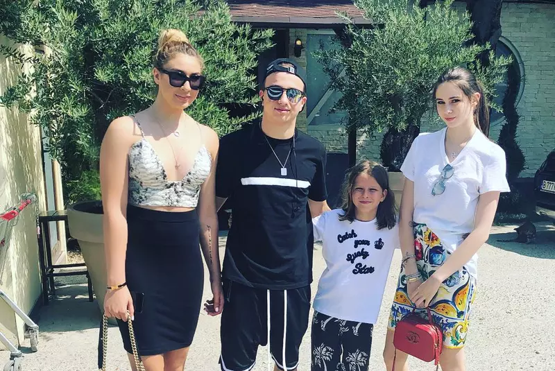 Anamaria-Prodan-si-copiii-1