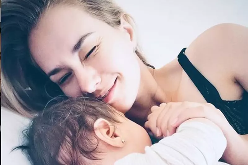 Feli - prima fotografie cu fiica ei, Nora Luna