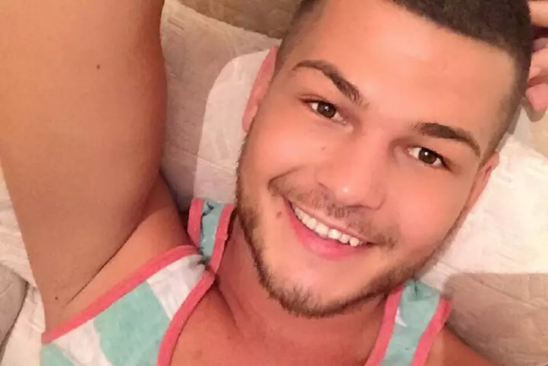 Răzvan Botezatu şi-a mărit buzele