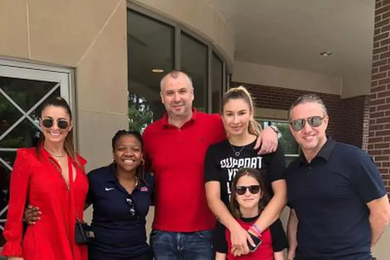 Anamaria Prodan, alături de fiicele ei și soțul Laurențiu Reghecampf