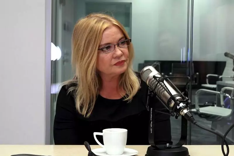 cristina-topescu-696×445-1-2-1-1