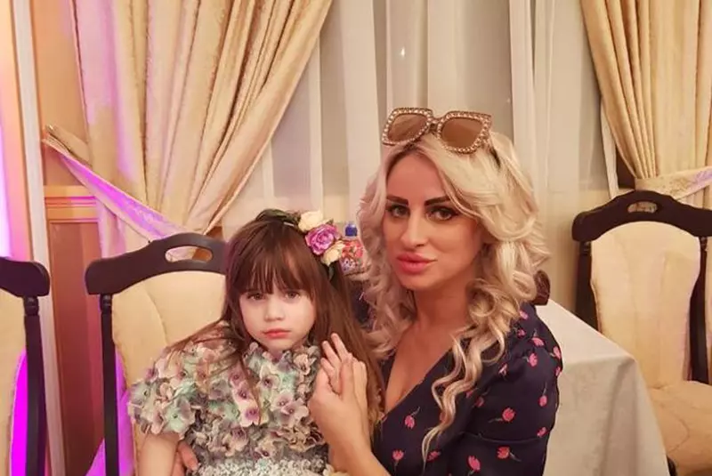 Sanziana-Buruiana-si-Isabela