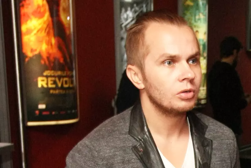 Cine-este-și-cum-arată-iubita-lui-Codin-Maticiuc.-Singura-imagine-cu-cea-care-l-a-făcut-tată-840×500-1