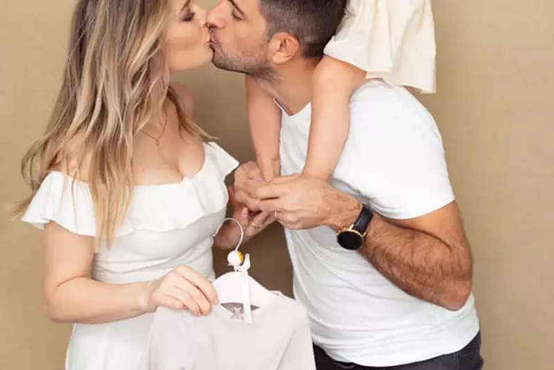 Laura Cosoi este însărcinată pentru a doua oară