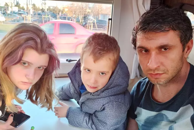 Dragos-Bucur-si-fiul-lui-au-avut-varicela