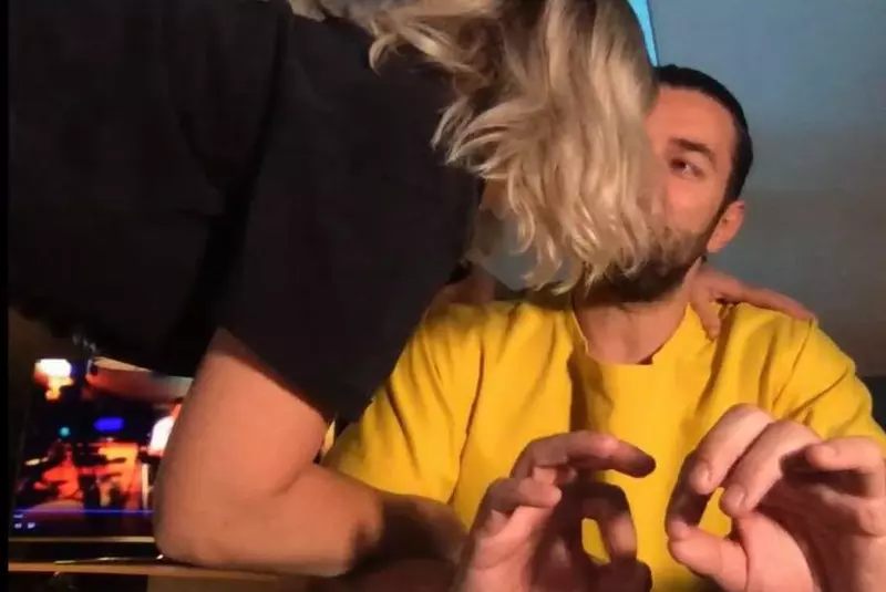 Gina-Pistol-și-Smiley-1