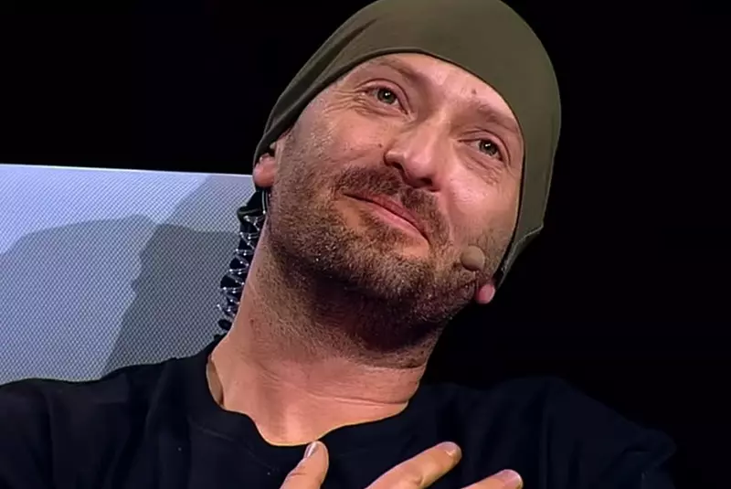 Cine-este-și-cum-arată-iubita-lui-Cheloo-2