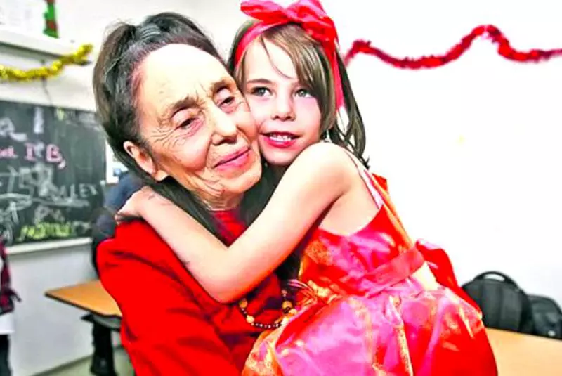 2Adriana-Iliescu-Eliza