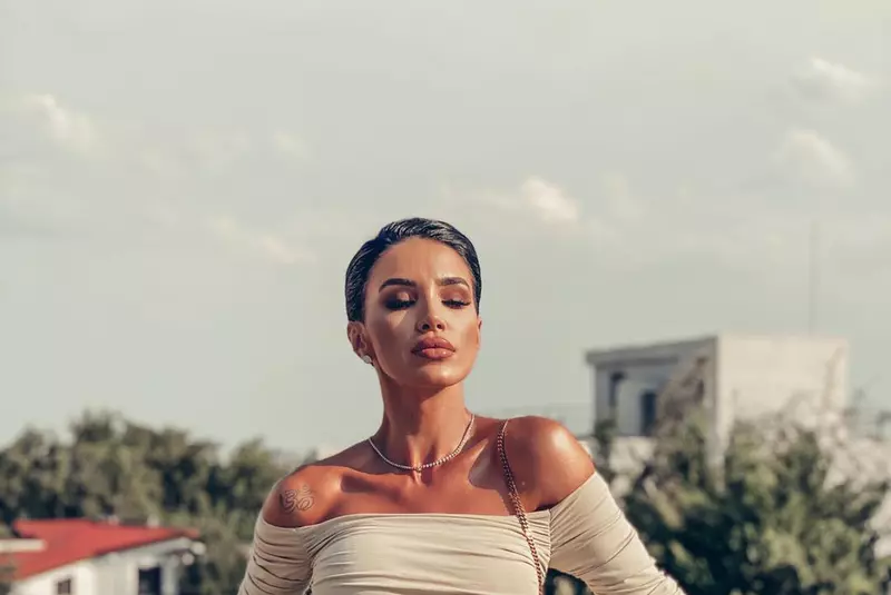 Adelina-Pestritu-1-4