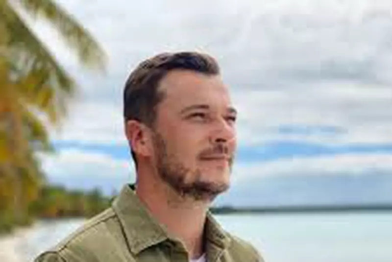 Cine-este-Dan-Cruceru