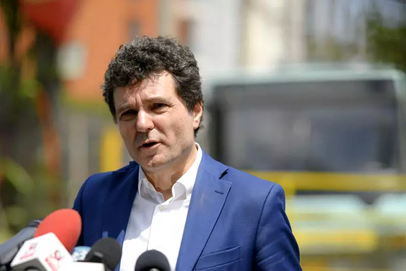 Nicusor-Dan-1-1-1024×1024-1