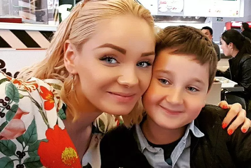 Maria Constantin È™i Noul Iubit S Au Mutat ImpreunÄƒ CantÄƒreaÈ›a A Spus AdevÄƒrul Despre El A Mai Fost CÄƒsÄƒtorit Galerie Foto Galerie Foto Stiri Vedete Si Evenimente Viva Ro