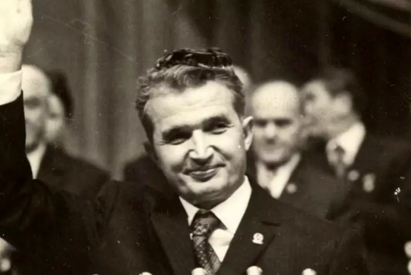 Ceausescu-caine3