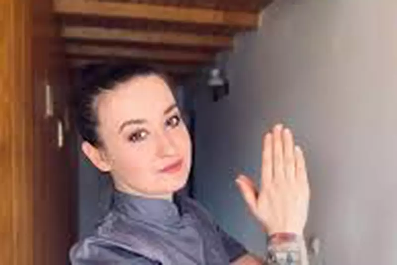 Cine-e-Roxana-Benche-Chefi-la-Cutite8-1-1024×682