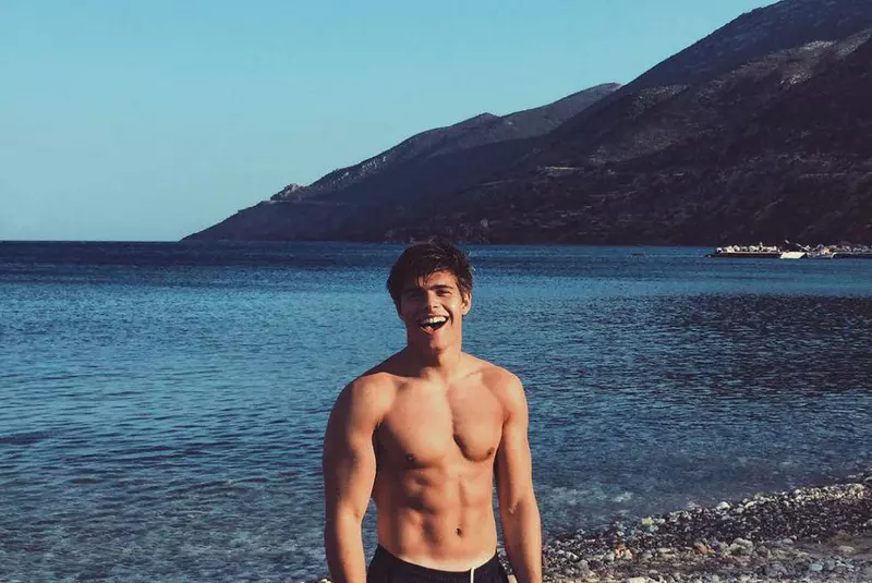 Cum-arată-nepotul-Reginei-Elisabeta