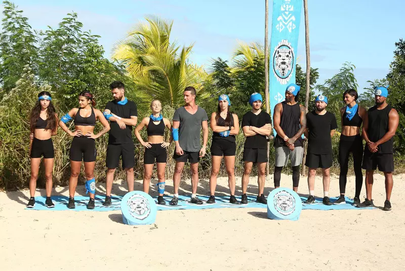 Cum se epilează concurentele de la Survivor