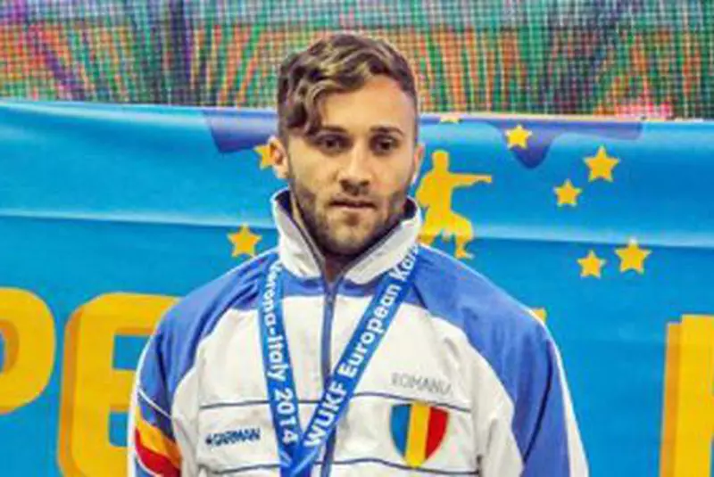 Drama NeÈ™tiutÄƒ Din ViaÈ›a Lui Cosmin Stanciu De La Survivor Au Murit Galerie Foto Galerie Foto Stiri Vedete Si Evenimente Viva Ro