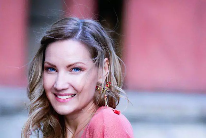 Melania Medeleanu (2)