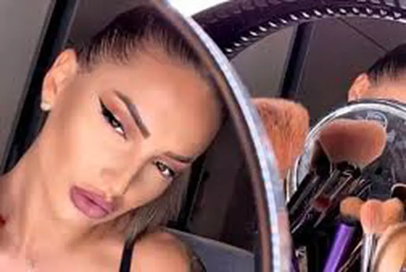 bianca-dragusanu-si-iulia-salagean-petrecere-de-pomina-scaled-1