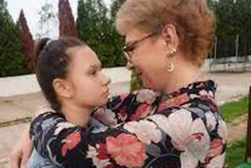 Teo-Trandafir-si-Maia-fiica-sa-adoptiva-1024×581