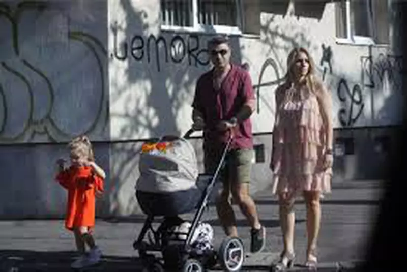 cornel-ilie-tata-21288