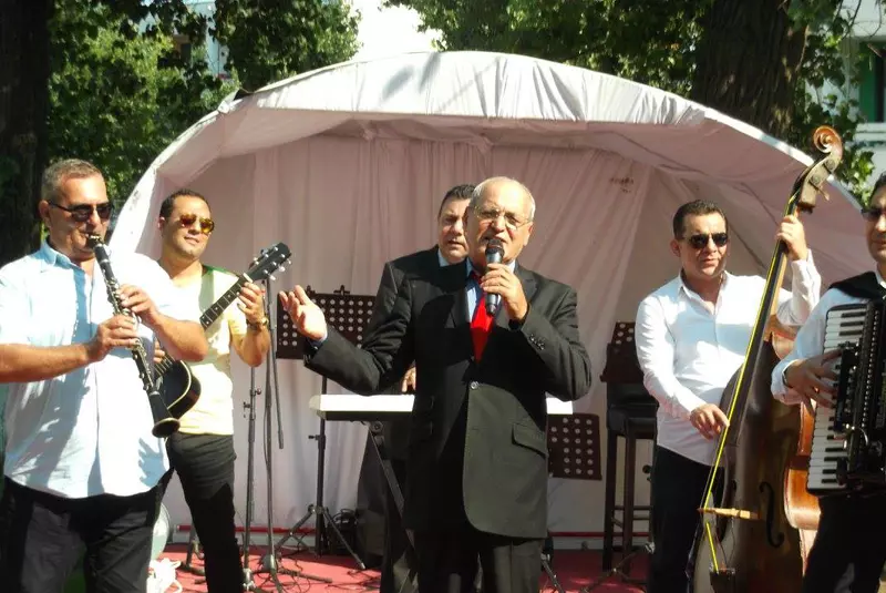 11224220_487129521449404_6302714145707514764_n-2