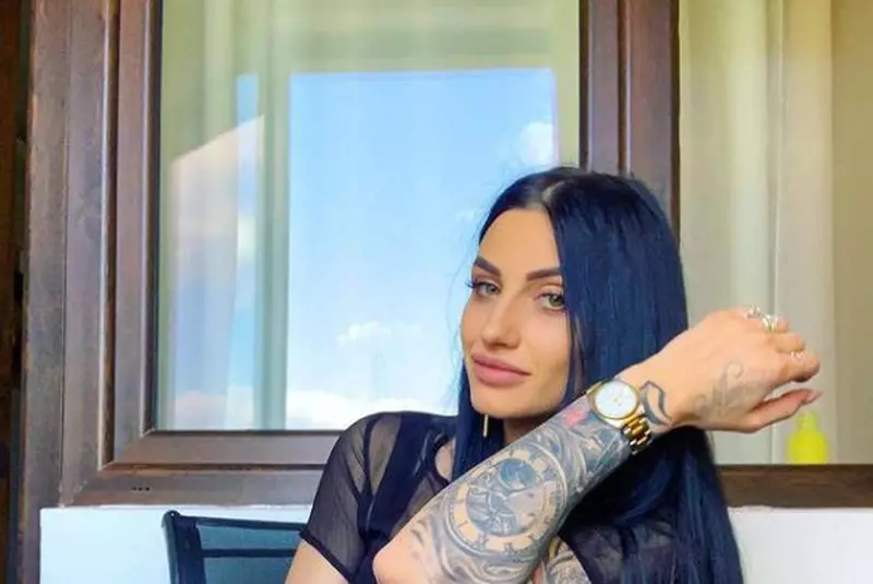 17_ba891d0dfbf1fb40cd2dc204558aaeee-2