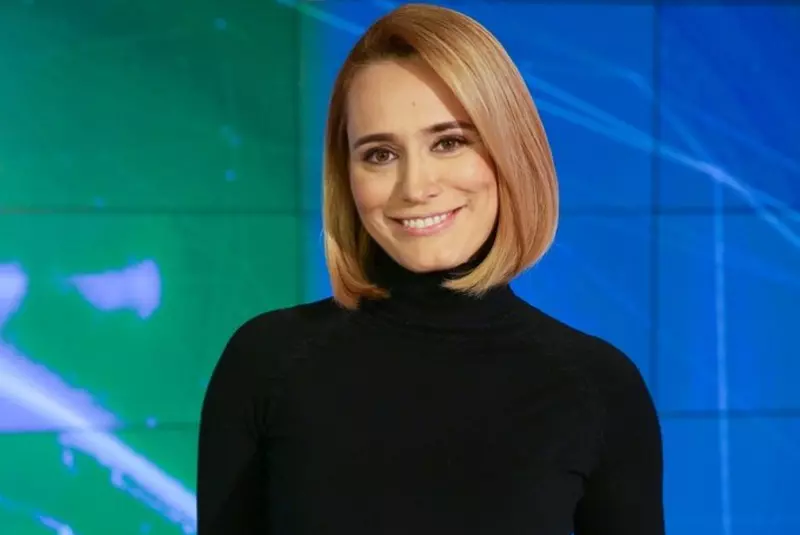 Andreea-Esca-si-a-schimbat-coafura-in-sfarsit-Aparitie-inedita-la-Stirile-PRO-TV-fanii-sunt-surprinsi-1