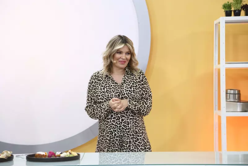 Gina-Pistol-Chefi-la-cutite-1