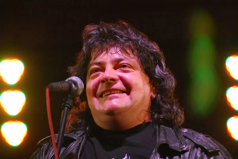 PREMII – MAXIMUM ROCK