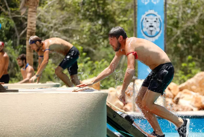 stefan-ciuculescu-de-la-survivor-a-aterizat-in-romania-declaratii-din-aeroport-1