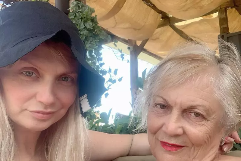 cristina-cioran-prima-aparitie-cum-se-simte-fetita