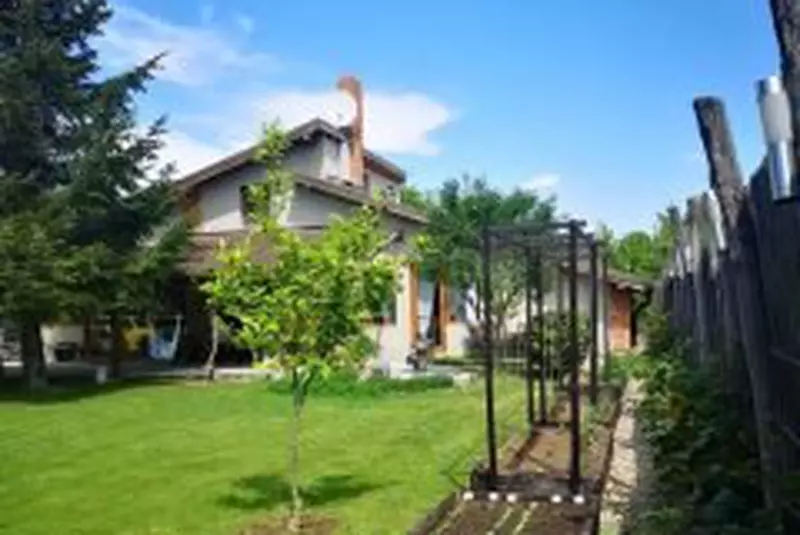 1_7241282631067318460662363273666666201874432o-300×228