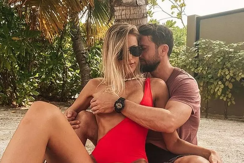 Gabriela-Prisacariu-in-pat-cu-altcineva-Cum-s-a-scuzat-in-fata-lui-Dani-Otil-'Stai-prea-mult-la-filmari'-2-840×500-2