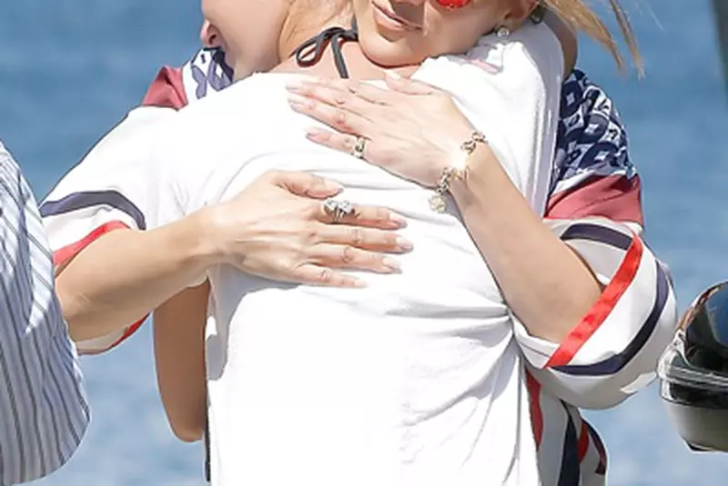 legatura-dintre-dana-budeanu-si-jennifer-lopez-chiar-mi-a-purtat-si-niste-rochii-720573