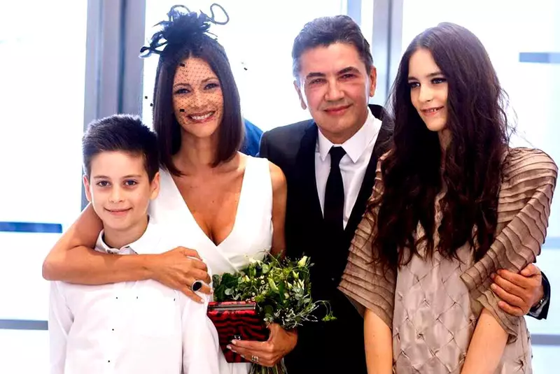 Andreea-Berecleanu-_i-Constantin-Stan-4-500×500-1-1024×685-1