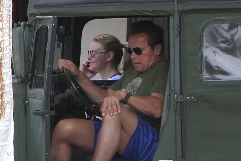 PREMIUM EXCLUSIVE Arnold Schwarzenegger And Heather Milligan Partake In An Extravagant Shopping Spree